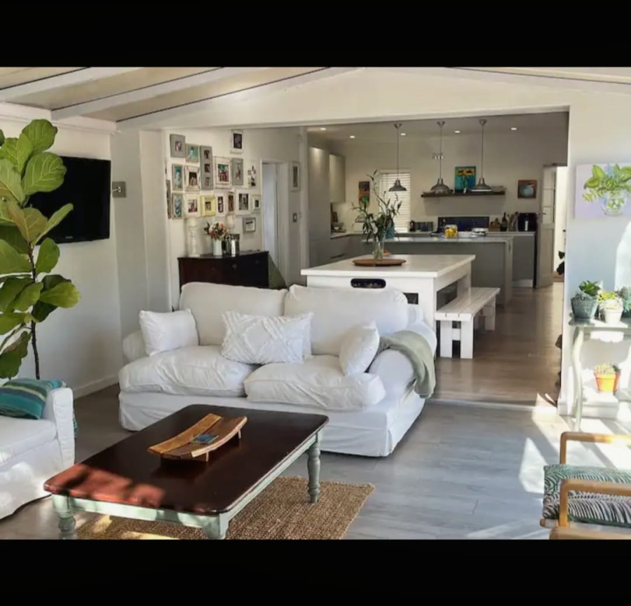 To Let 4 Bedroom Property for Rent in Rondebosch Western Cape